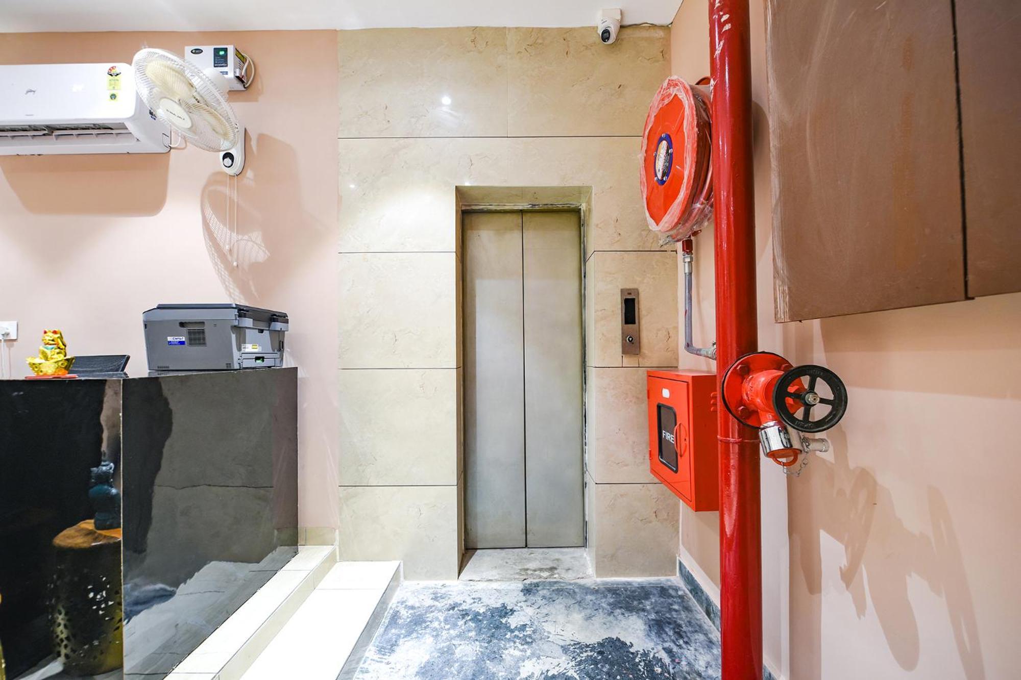 Fabhotel Supreme Suites Ludhiana Buitenkant foto