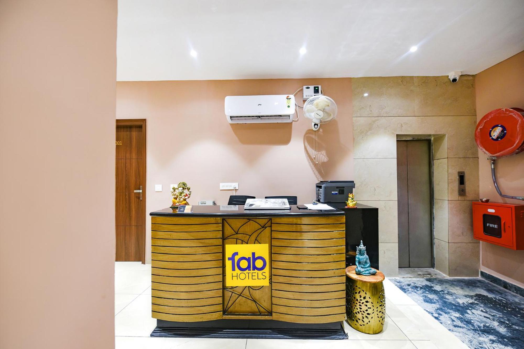 Fabhotel Supreme Suites Ludhiana Buitenkant foto